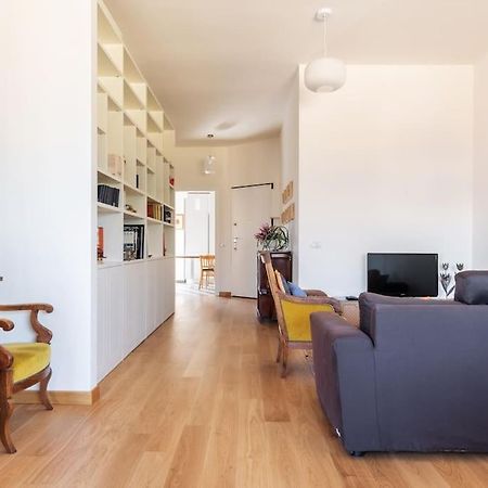 Elegante Bilocale San Calocero Apartment มิลาน ภายนอก รูปภาพ