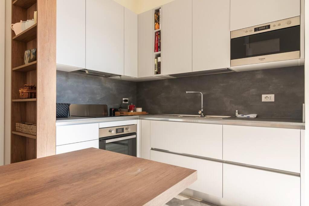Elegante Bilocale San Calocero Apartment มิลาน ภายนอก รูปภาพ