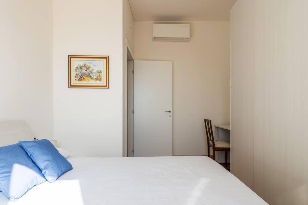 Elegante Bilocale San Calocero Apartment มิลาน ภายนอก รูปภาพ